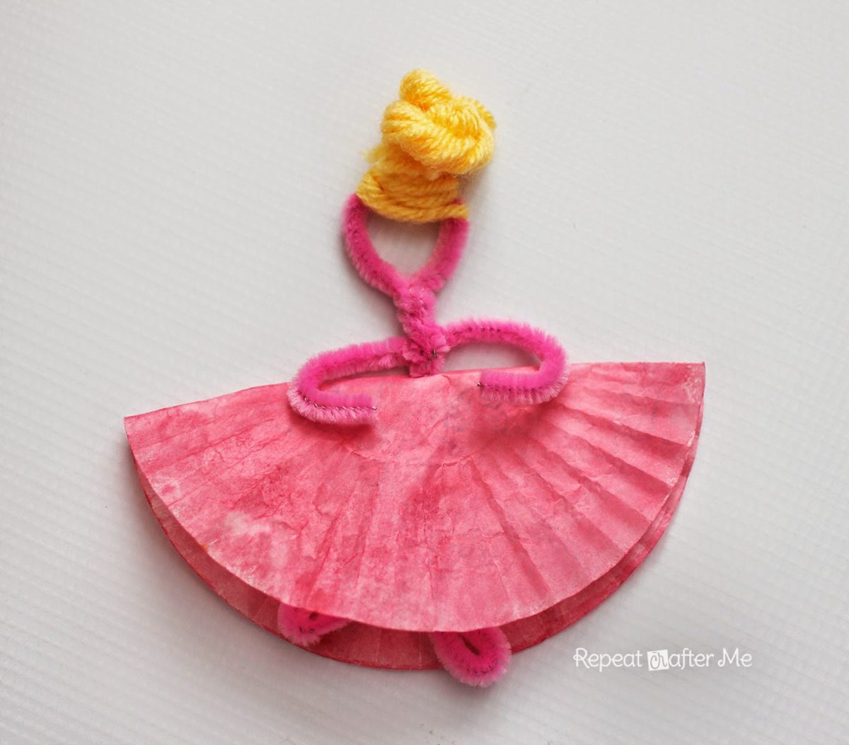 Pipe Cleaner and Cupcake Liner Ballerinas - Repeat Crafter Me