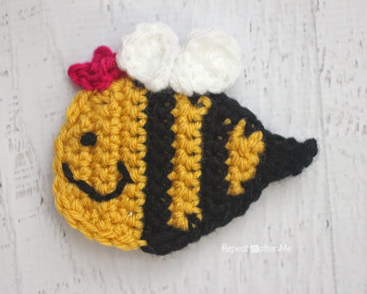 Q is for Queen Bee: Crochet Queen Bee Applique - Repeat Crafter Me