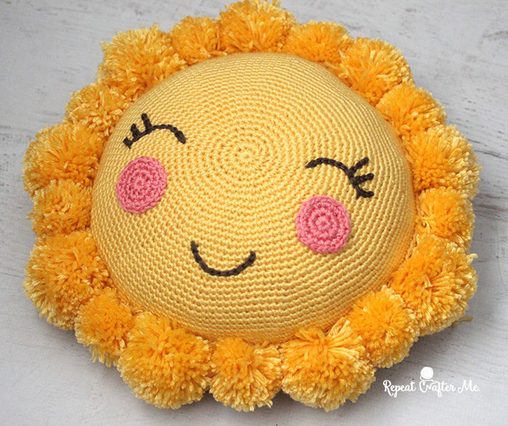 Crochet PomPom Sunshine Pillow for the CYC Pompom Party! - Repeat ...