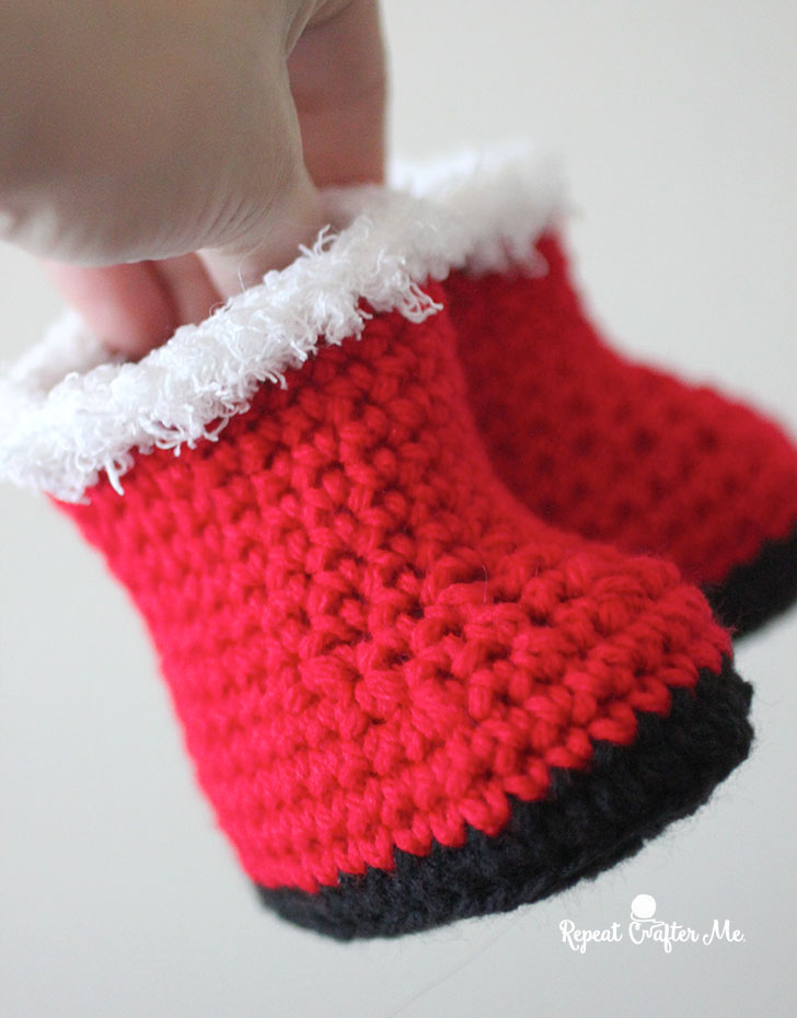 crochet christmas booties