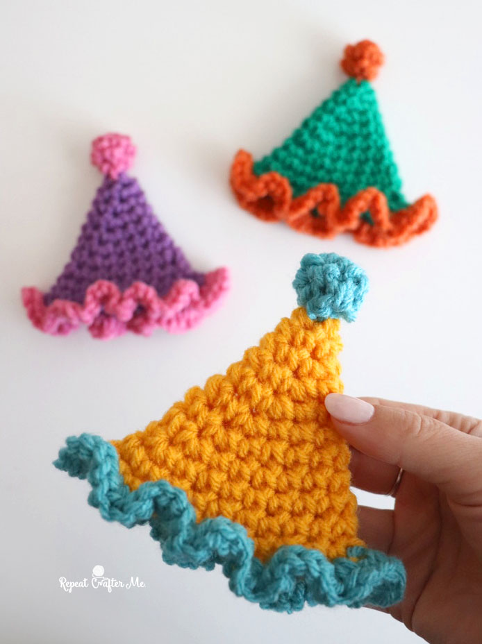 Mini Crochet Party Hats - Repeat Crafter Me