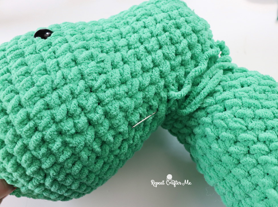 Bernat Blanket Crochet Squish-a-Sauras Dinosaur - Repeat Crafter Me