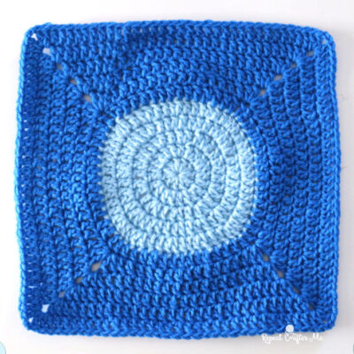 Crochet Daisy Rug with Clover Amour Large Hooks and Giveaway