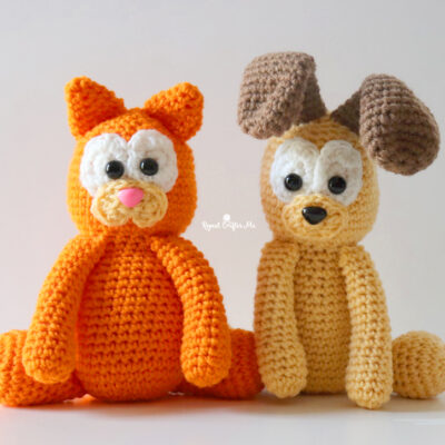 Crochet Tuna the Cat and Bones the Dog as Garfield and Odie