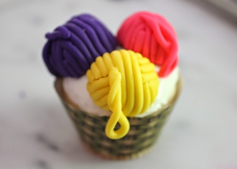 Cupcake Wishes & Birthday Dreams: {Easy DIY} How to Make a Yarn Ball