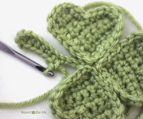 Easy Crochet Shamrock pattern / EASY crochet clover tutorial 