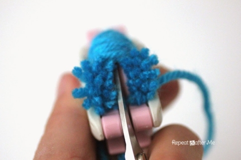 Clover Pom Pom Maker Tutorial 