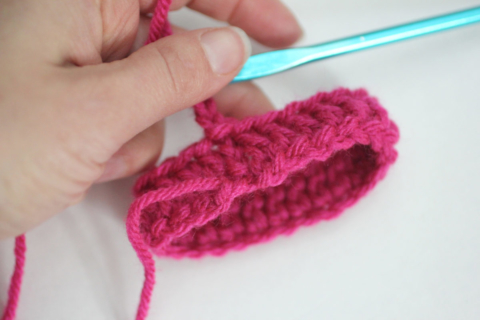 50-Minute Fingerless Crochet Gloves - Repeat Crafter Me