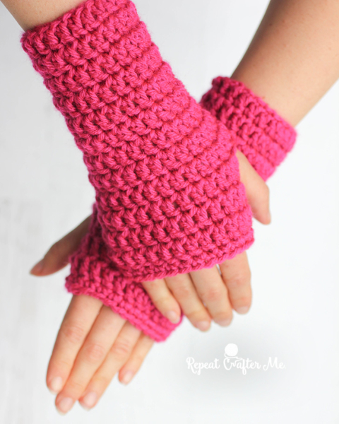 50-Minute Fingerless Crochet Gloves - Repeat Crafter Me