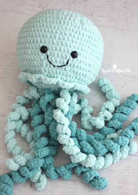 Whimsical Stitches Amigurumi #a￼menagerieofstitches #crochet #yarns  #amigurumi #cupcake #jellyfish 
