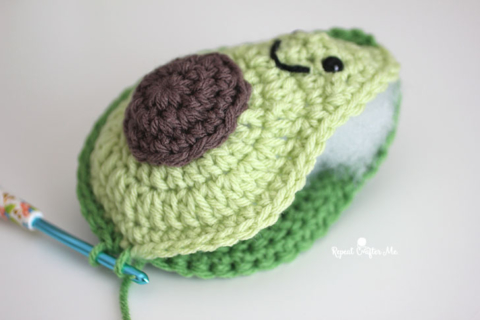 Avocado Scrubber. DIY crochet package, make your avocado