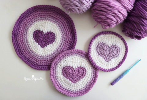 Crochet Heart in a Circle Repeat Crafter Me