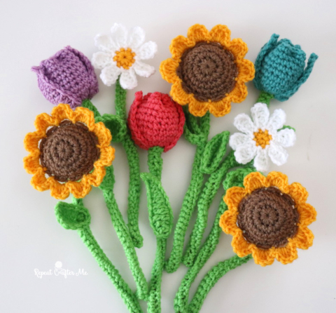 Tulip, PDF flower crochet pattern - DailyDoll Shop